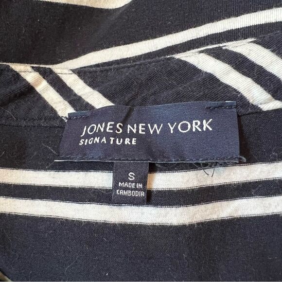 3 for $30! Jones New York navy and white tank top - Picture 4 of 11